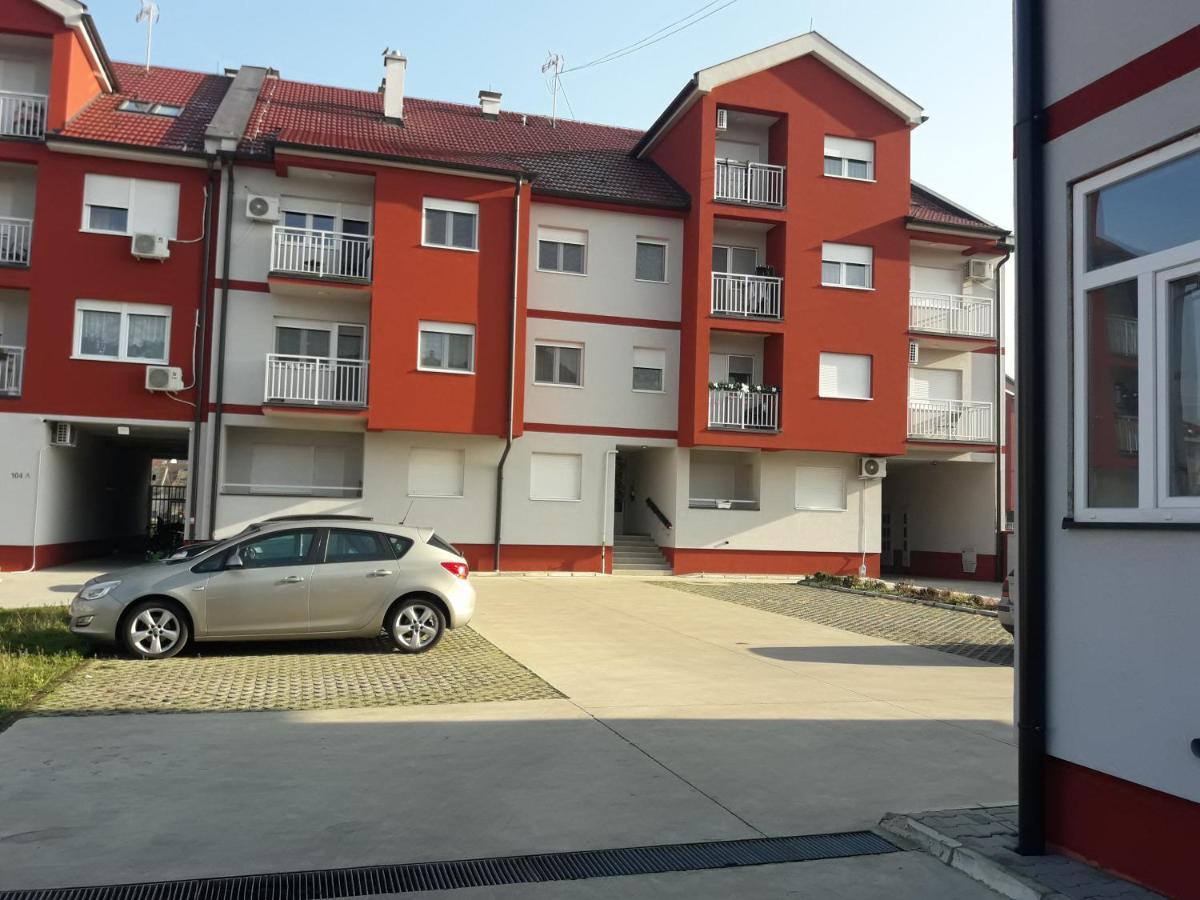 Apartman Sunset Sremska Mitrovica Esterno foto
