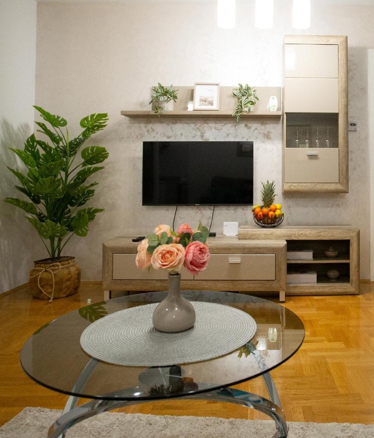 Apartman Sunset Sremska Mitrovica Esterno foto